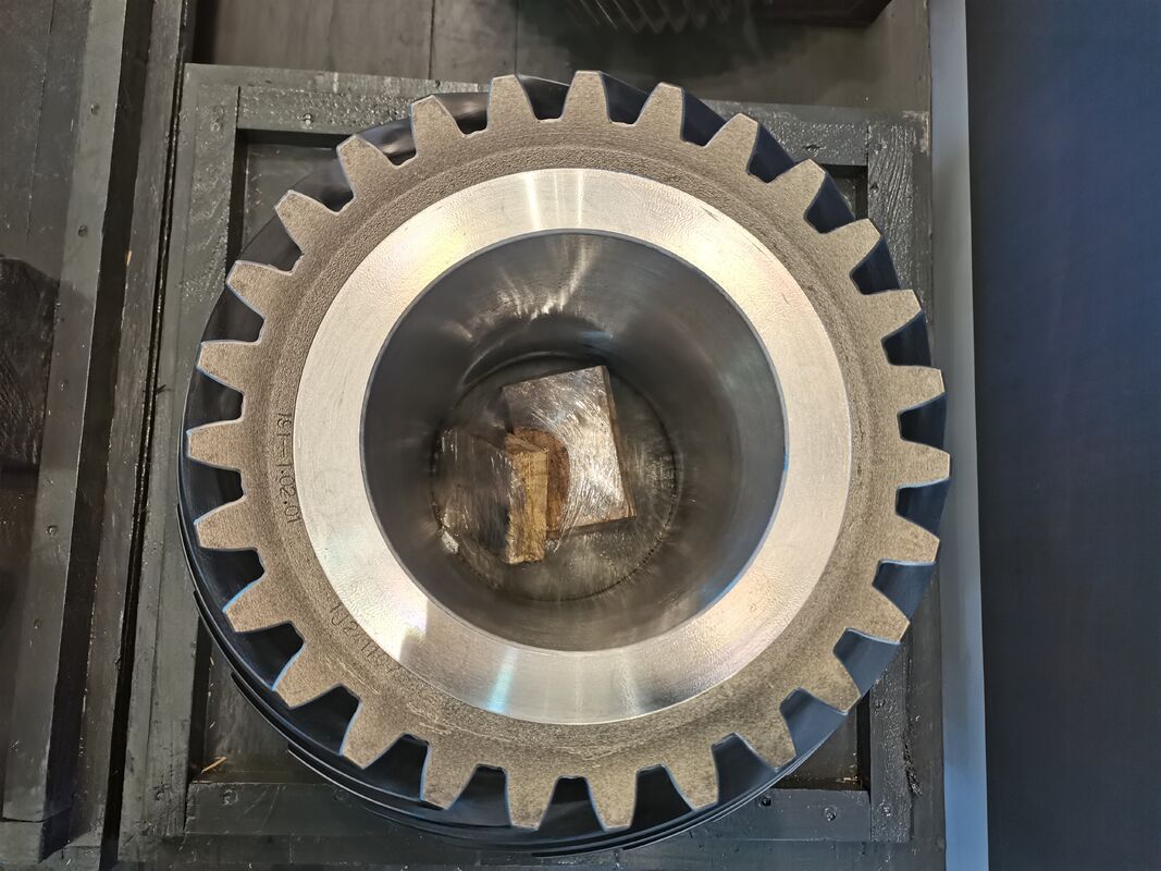 ترس حلزوني حلزوني عالي الدقة مع صلابة HRC45-62 وعدد أسنان قابل للتخصيص لنقل الطاقة بسلاسة